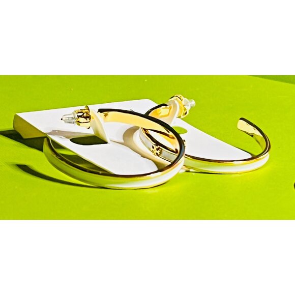 TORY BURCH WHITE AND GOLD KIRA ENAMEL BRACELET AND HOOP EARRING SET - Picture 13 of 15